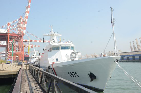Pakistani Naval ships arrive on Goodwill visit 20170106