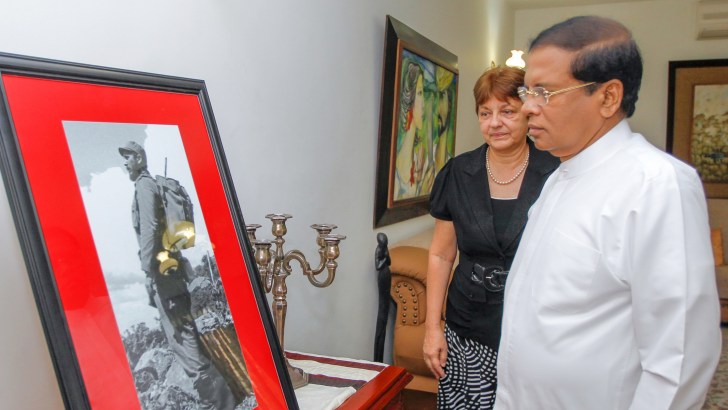 President visits Cuban Embassy